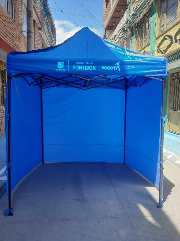 Kiosco publicitario y carpa con impresión de marca en Bogotá - Carpas De Cubrir
