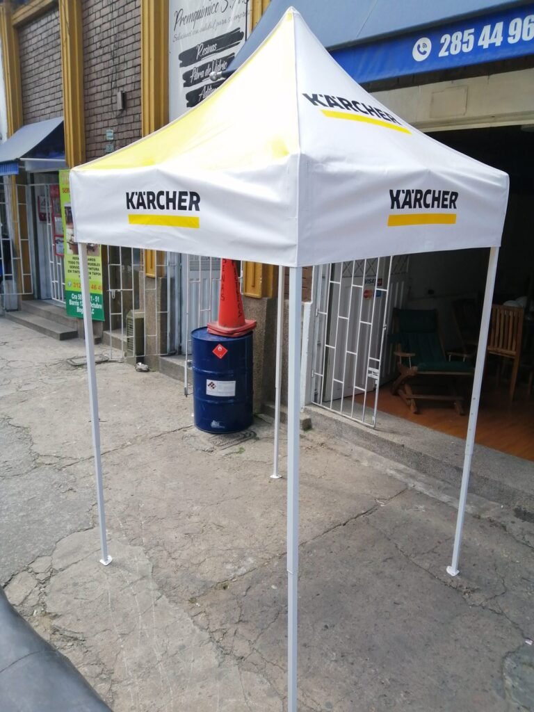 Kiosco publicitario y carpa con impresión de marca en Bogotá - Carpas De Cubrir