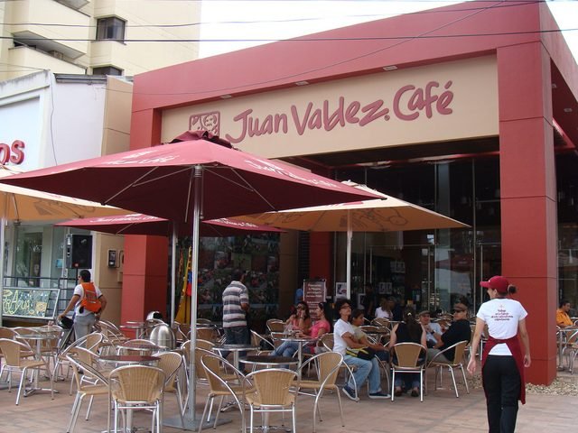 Parasol tipo sombrilla para terraza y restaurante en Bogotá - Carpas De Cubrir
