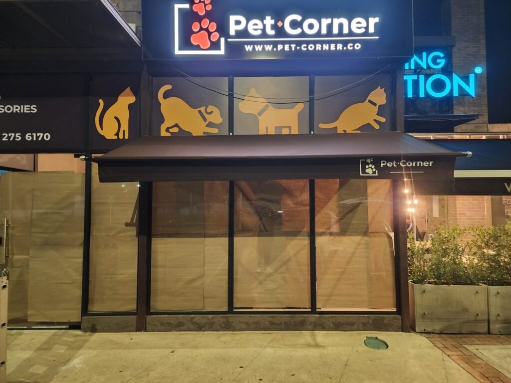 Toldo fijo o parasol de fachada para local comercial en Bogotá - Carpas De Cubrir